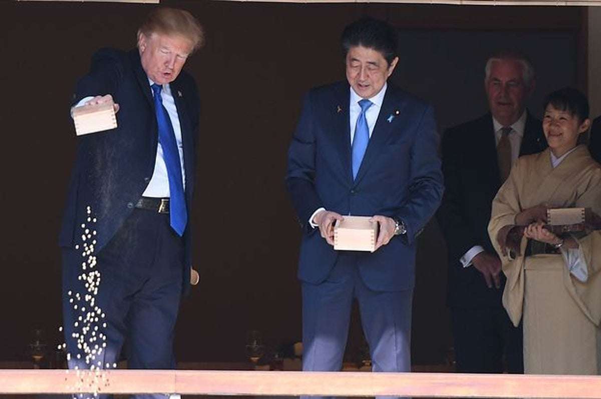 バイデン大統領、首脳会談は「ノーマスク」も陛下会見では着用　対応に差のワケ