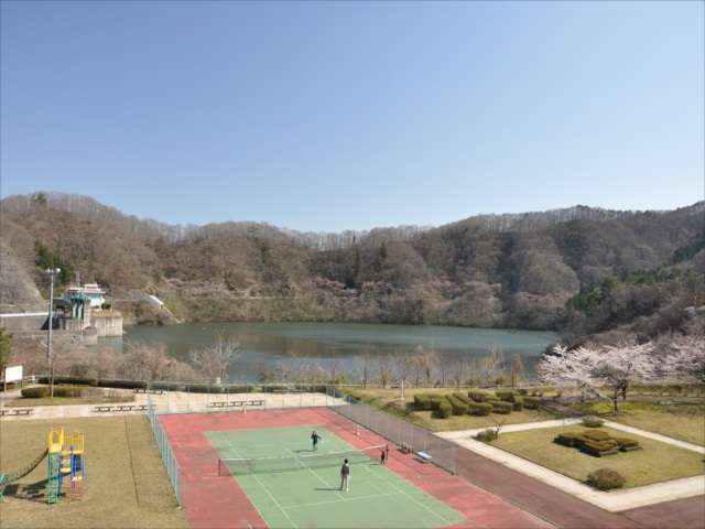 世の中お金ばかりで疲れました