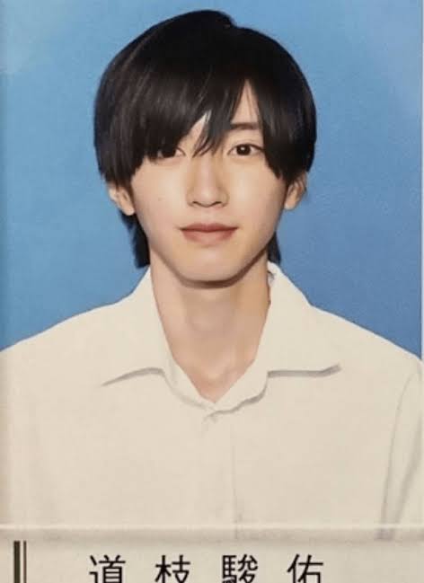 なにわ男子・道枝駿佑『anan』ソロ初表紙 “王子の休日”テーマに次世代スターの貫禄みせる