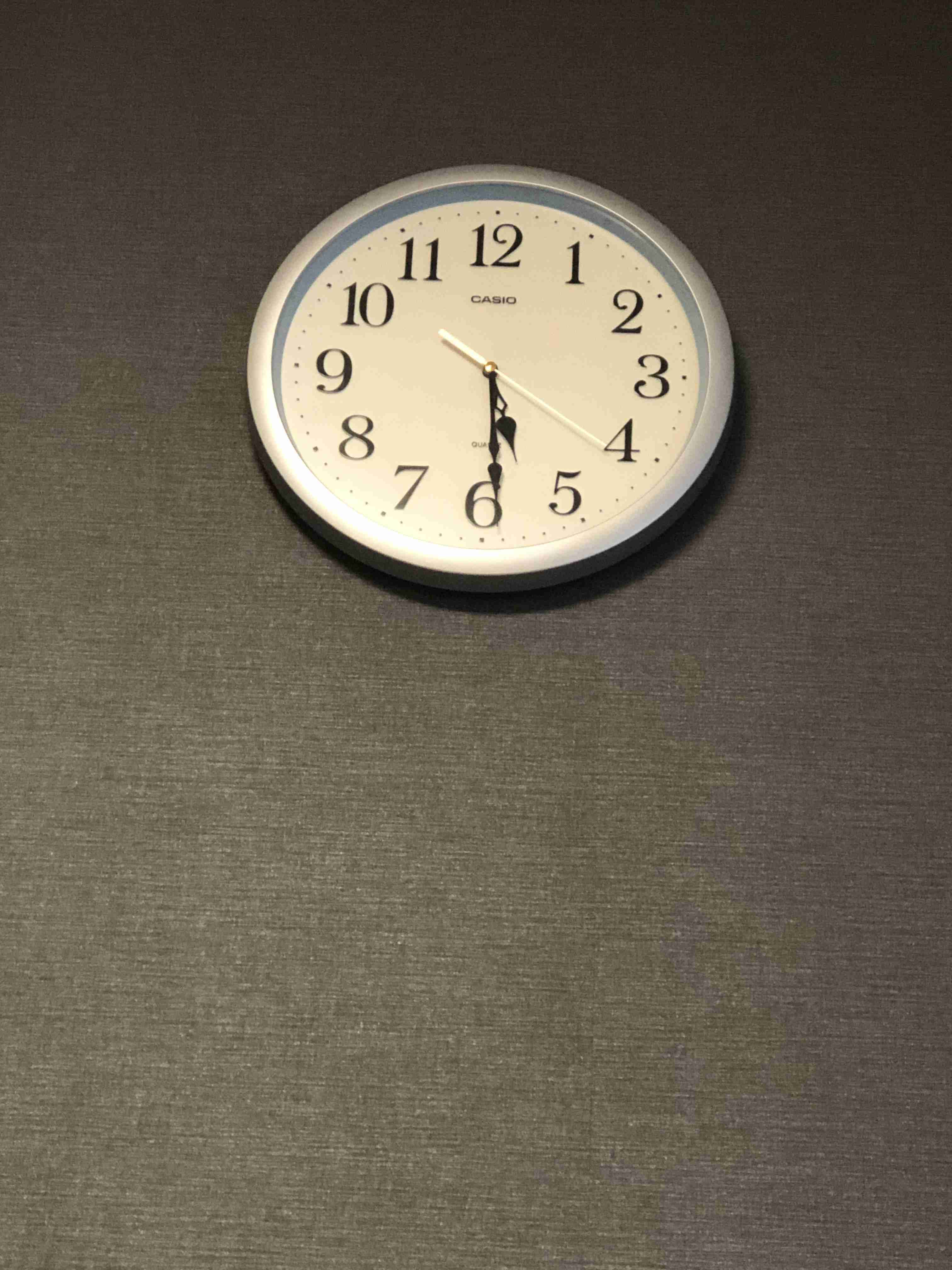 ガル民の部屋の掛け時計みせて〜！