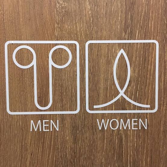 「どっちかわからん」「色覚異常の人だと識別できないのでは」　オシャレ特化トイレの性別表記ツイートに「怖い」の声多数