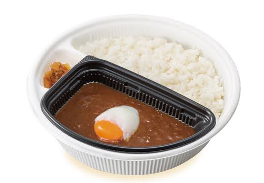 北川景子「カレーに生卵は欠かせない」SNSで賛否両論「関西人って入れるよね」「カレーじゃなくなる」