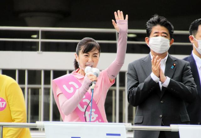 生稲晃子氏&今井絵理子氏の初タッグ演説に聴衆約2000人!雷門前が一時騒然