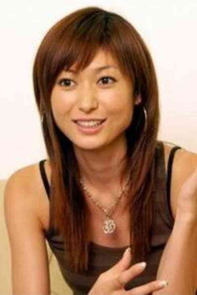 田丸麻紀　デコルテ全開ノースリワンピ姿が反響「ほっそー！」「えっ！こんなガリガリなの」