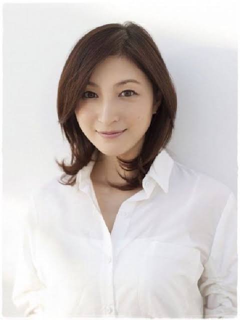 末広型二重のアイメイク