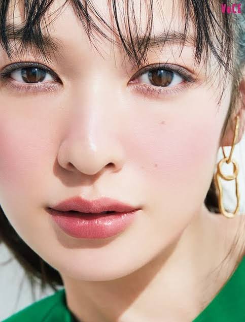 末広型二重のアイメイク