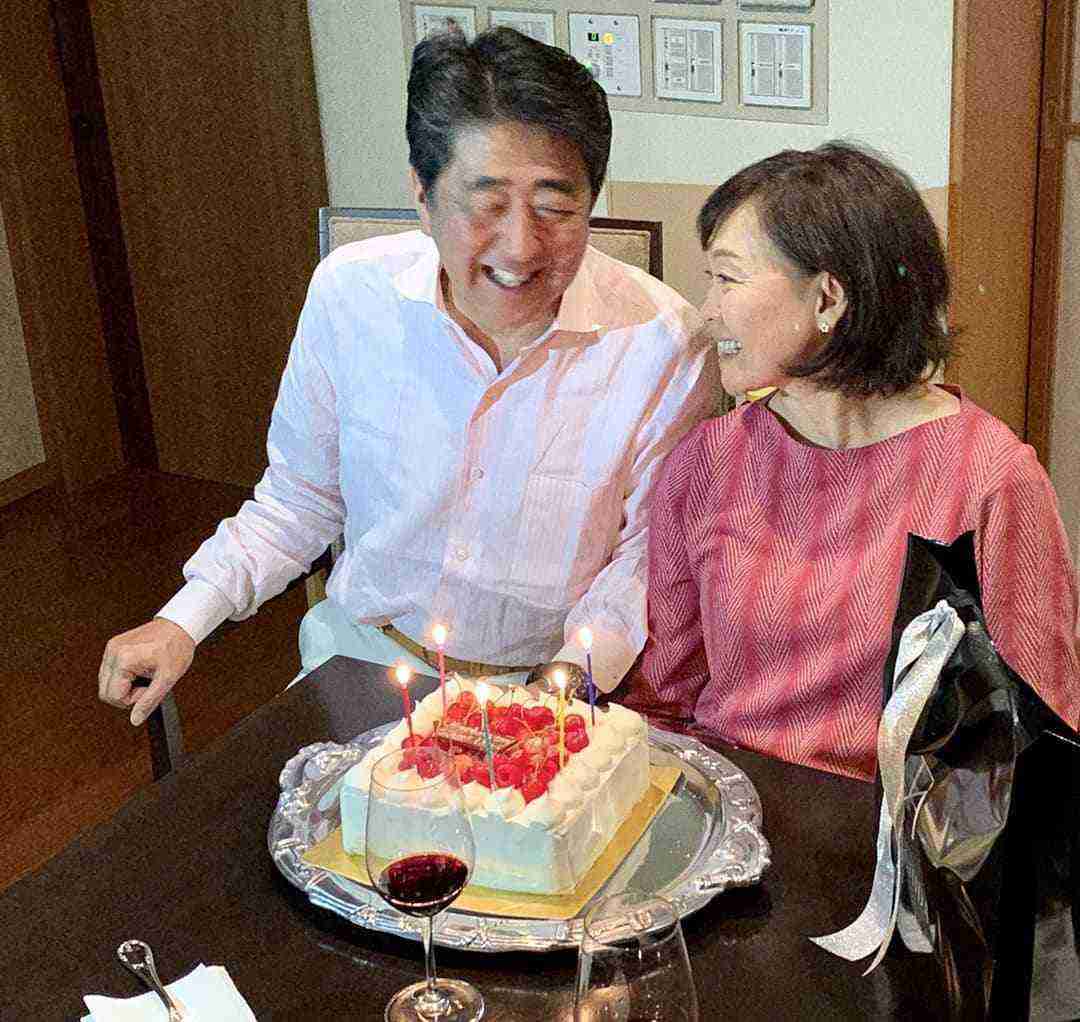 安倍晋三元首相「私もたまに、皿洗い、掃除をしている」夫婦円満の秘訣語る