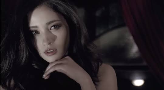 黒木メイサ、34歳誕生日の最新ショット「最強にお美しい」「お子様が二人いるとは思えません」と反響