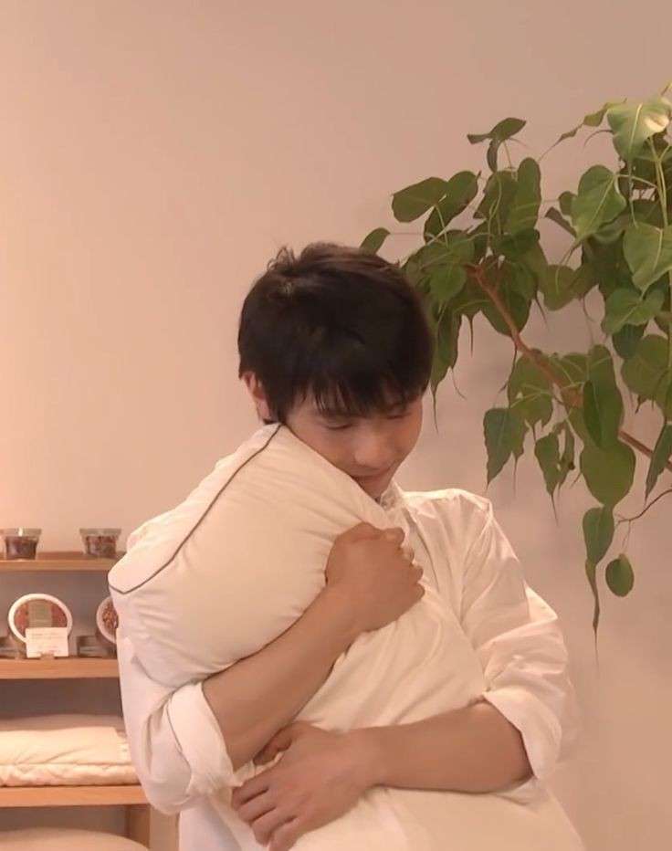 羽生結弦の“最新ショット”織田信成が投稿　世界中のファン興奮「So happy to see YUZU」