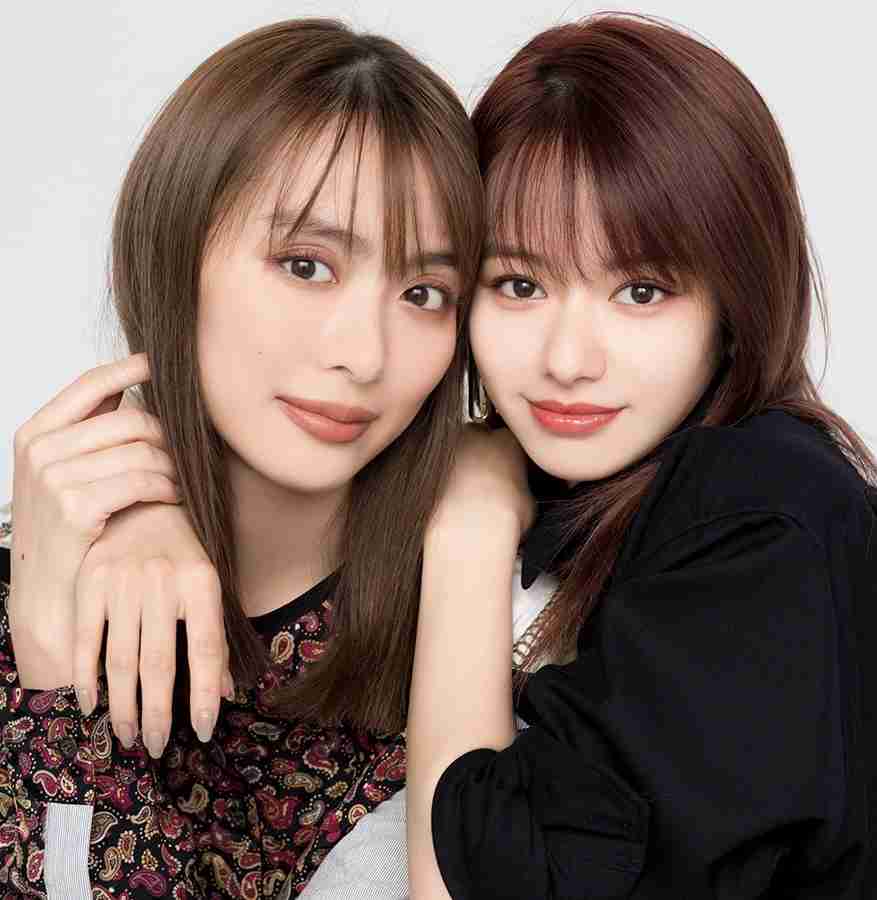 山本舞香　キッチンに腰掛けミニスカから美脚が「天使が舞い降りてきた」魅惑の絶対領域