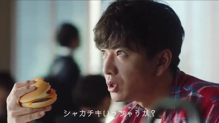 「ビッグマック食べにくい問題」実は裏ワザが　マクドナルド広報に聞いてみると