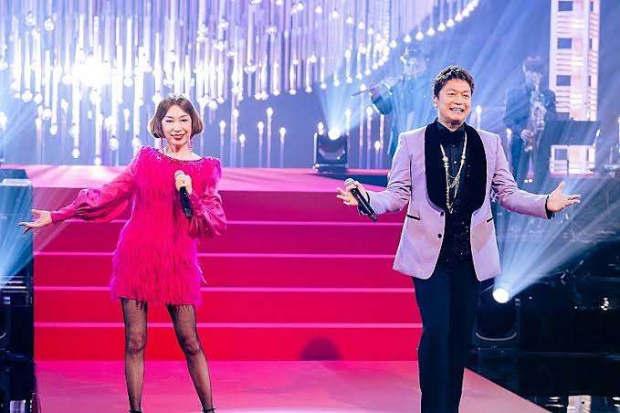 hitomi　「年齢的に大丈夫か？！」久々のミニスカ姿披露に反響「全く問題ない」「最高」の声