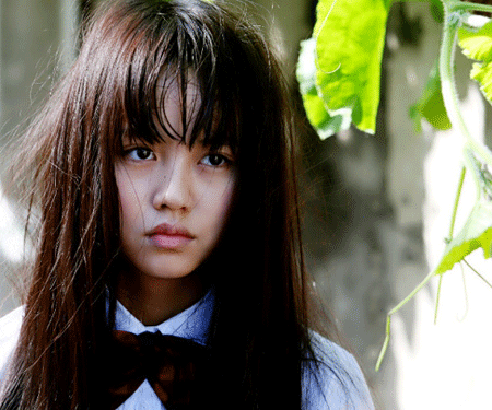 橋本環奈のギャップある表情に心撃ち抜かれる!? 映画『バイオレンスアクション』場面写真