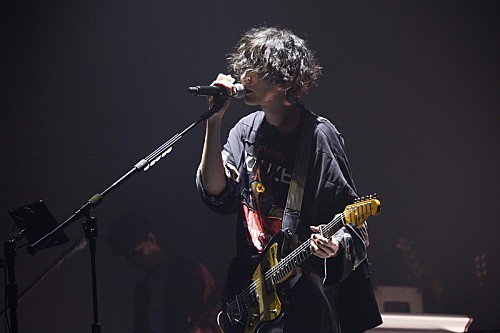 米津玄師、『GINZA』で女性ファッション誌初表紙 12ページの特集で多角的に紹介