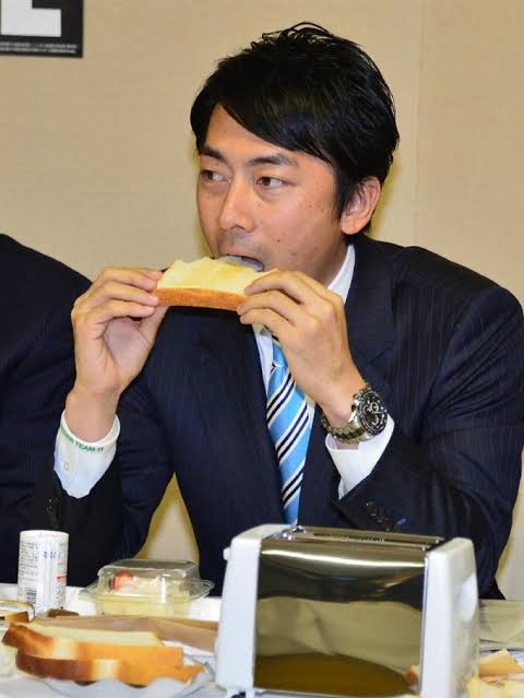 「毎日がエブリデイ」「頭痛が痛い」的な事をつぶやくトピ