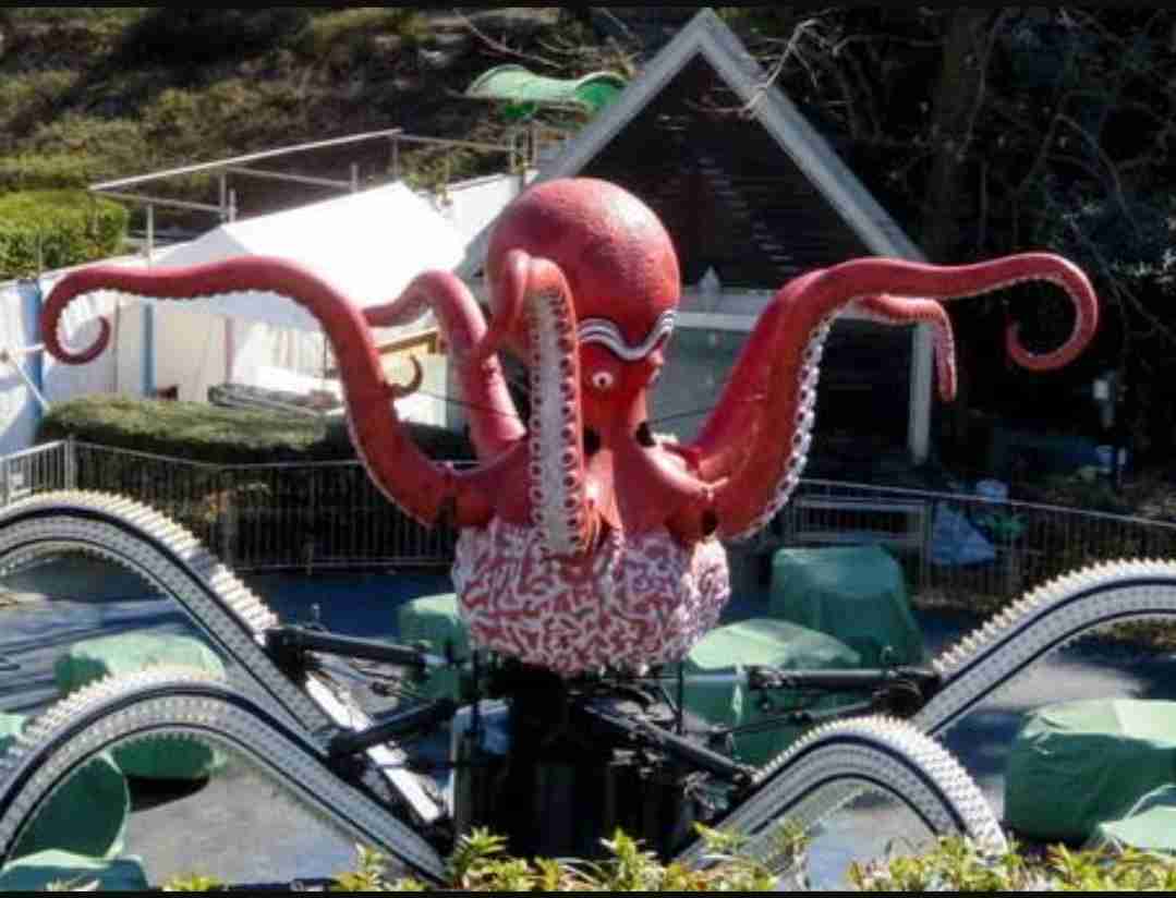 遊園地の懐かしいアトラクション