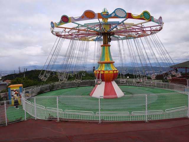 遊園地の懐かしいアトラクション