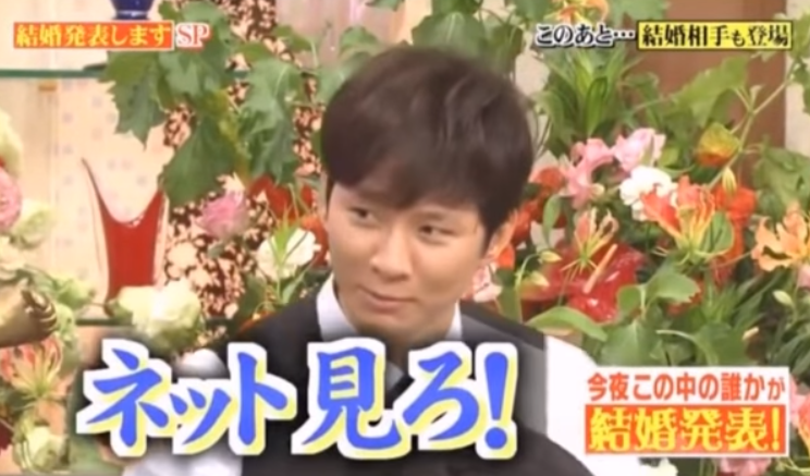 綾野剛、真剣な表情でボレーシュート 大久保嘉人がマンツーマン指導