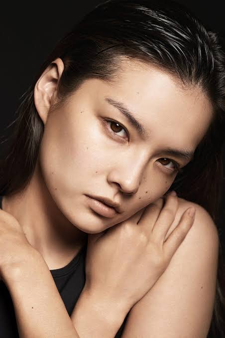 秋元梢のUSJショットが「イケイケすぎます　まぶしいです」「最高にカッチョ良い」と話題に