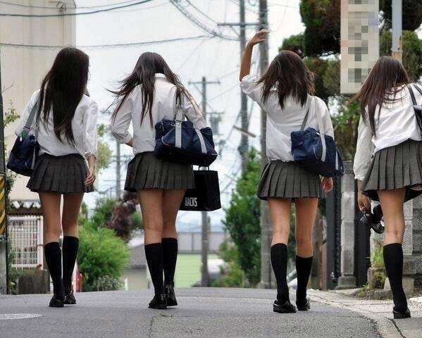 スクールカースト一軍っぽい画像を貼るトピ