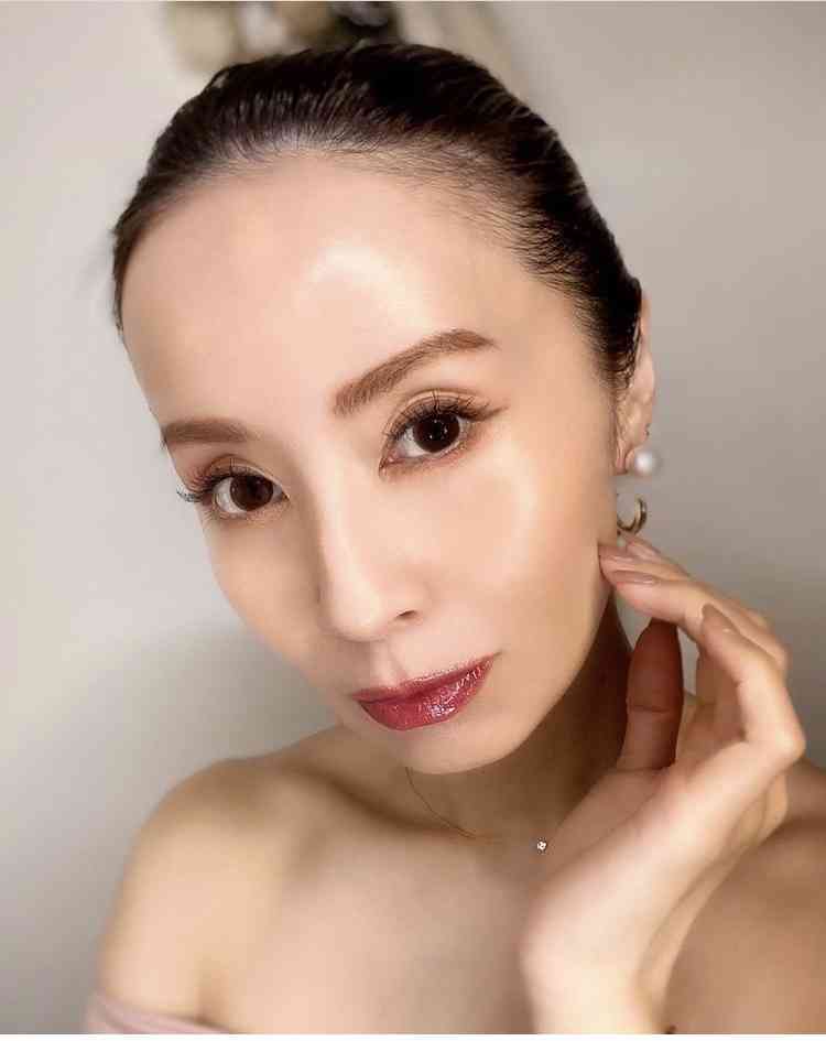 「亜美ママ可愛い」鈴木亜美がマタニティーフォトを披露、第3子は「よくしゃっくりしてる」