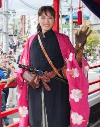 栗山千明　百万石まつり撮影禁止には擁護も…和傘の下に黒い日傘には「ガッカリ」の声
