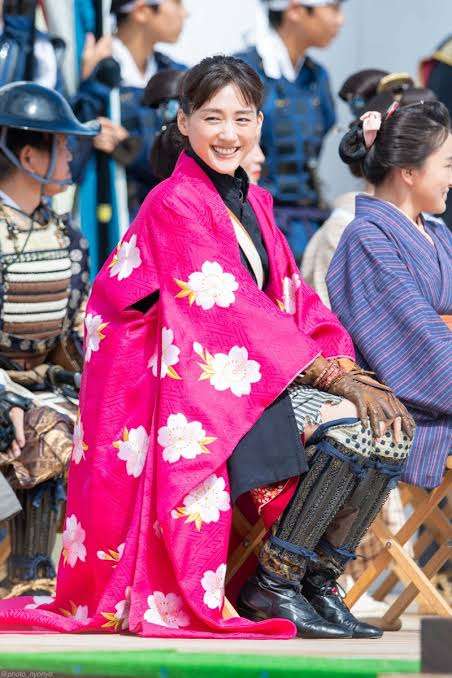 栗山千明　百万石まつり撮影禁止には擁護も…和傘の下に黒い日傘には「ガッカリ」の声