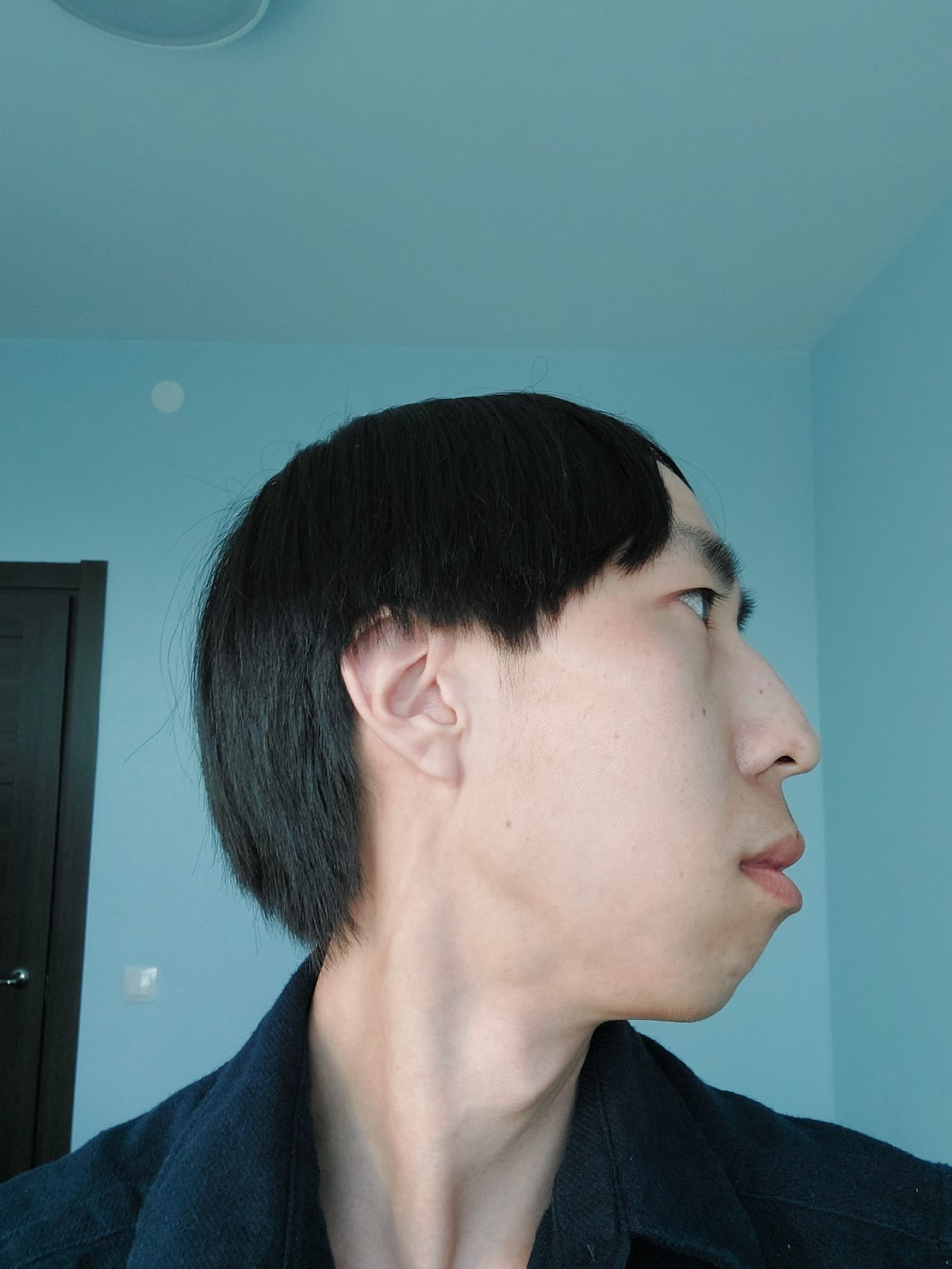 横顔ブスの人