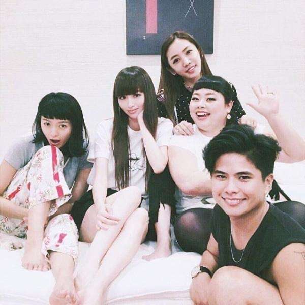 鈴木えみ、『漂流教室』“浅海先生”窪塚洋介と再会2ショットに反響「激アツすぎる」