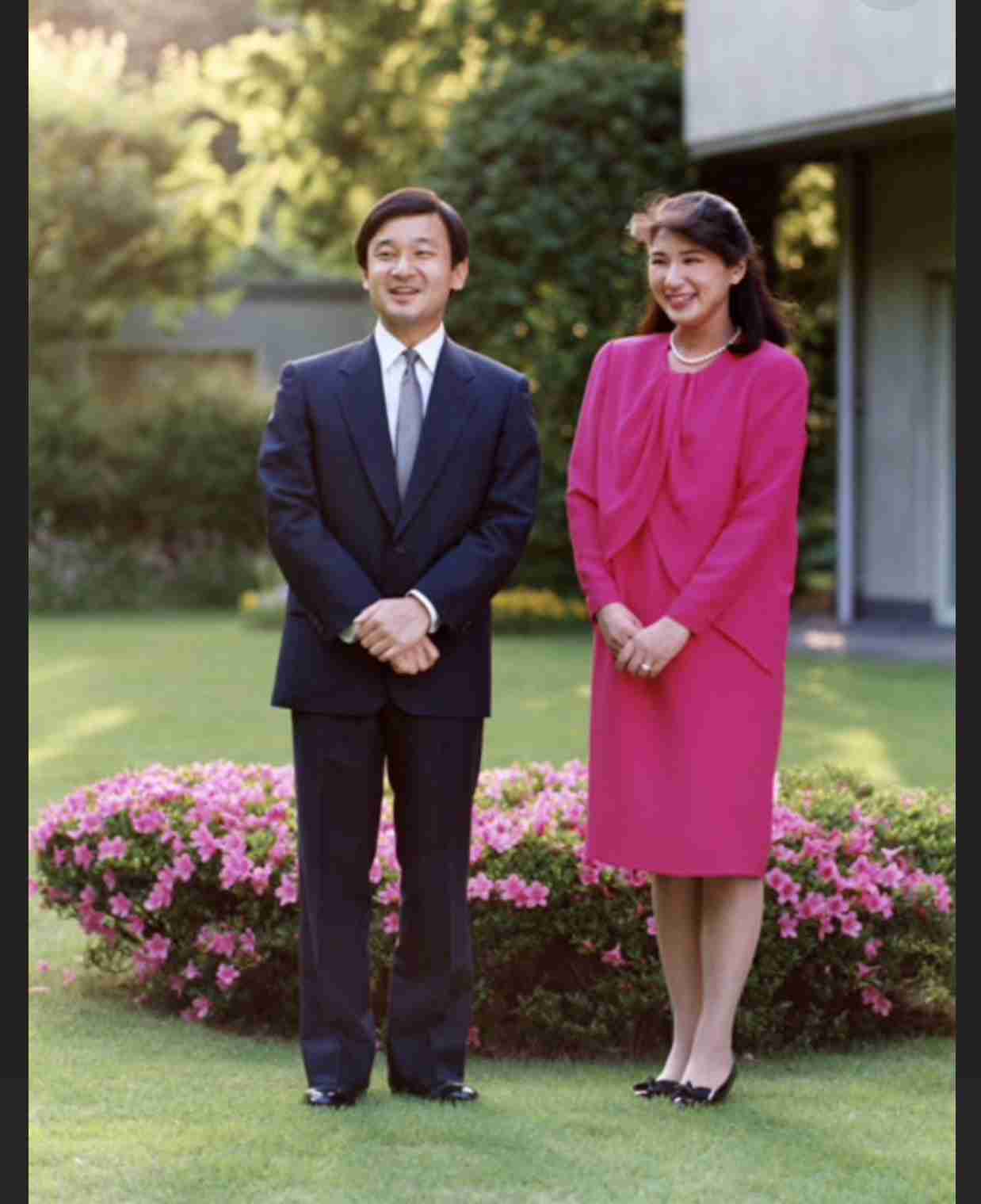 横目する人、すること