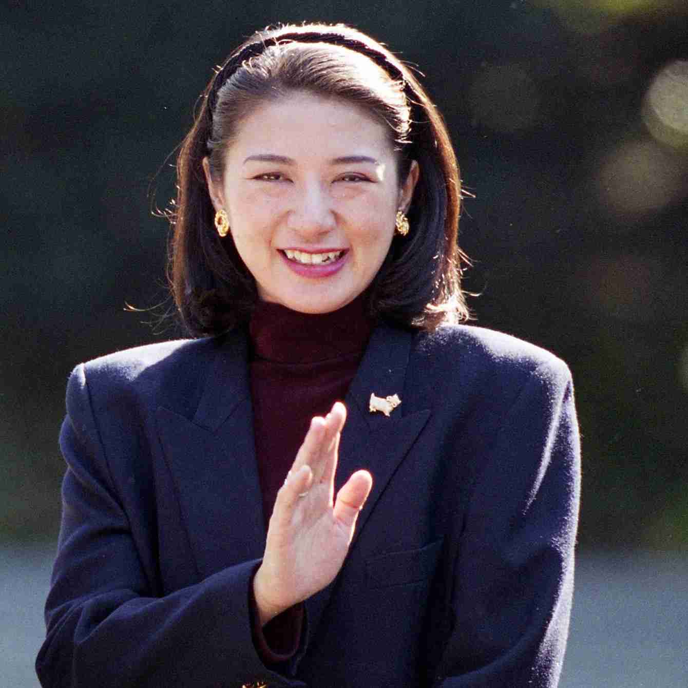 横目する人、すること