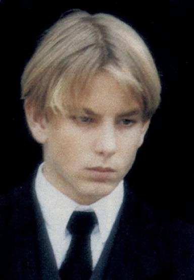 横目する人、すること