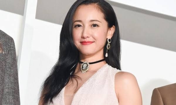 濃いメイクが似合うと思う芸能人、似合わないと思う芸能人