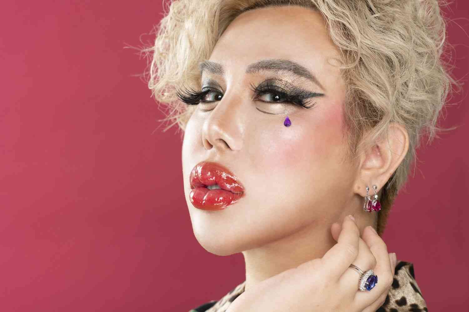 【閲覧注意？】Matt、ヒアルロン酸入れた唇のドアップ公開「アンジーみたいに線入って嬉しい」　ネットは「凄い」