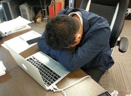 職場のパートさんが居眠りしてたらどうしますか?