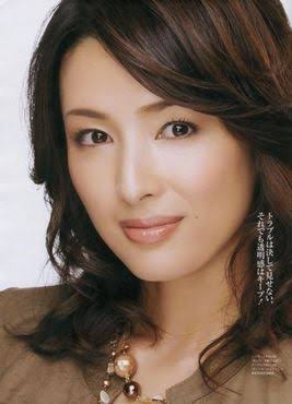 「なんてカッコいい」「超絶イケメン」吉瀬美智子、黒髪&短髪イメチェンした最新ショットが大反響