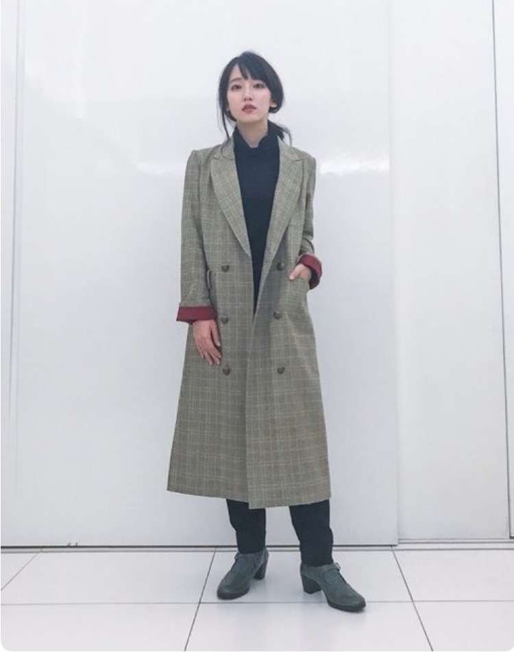 吉岡里帆、黒ワンピのクールビューティーショットで抜群のスタイル披露「めっちゃ素敵です」