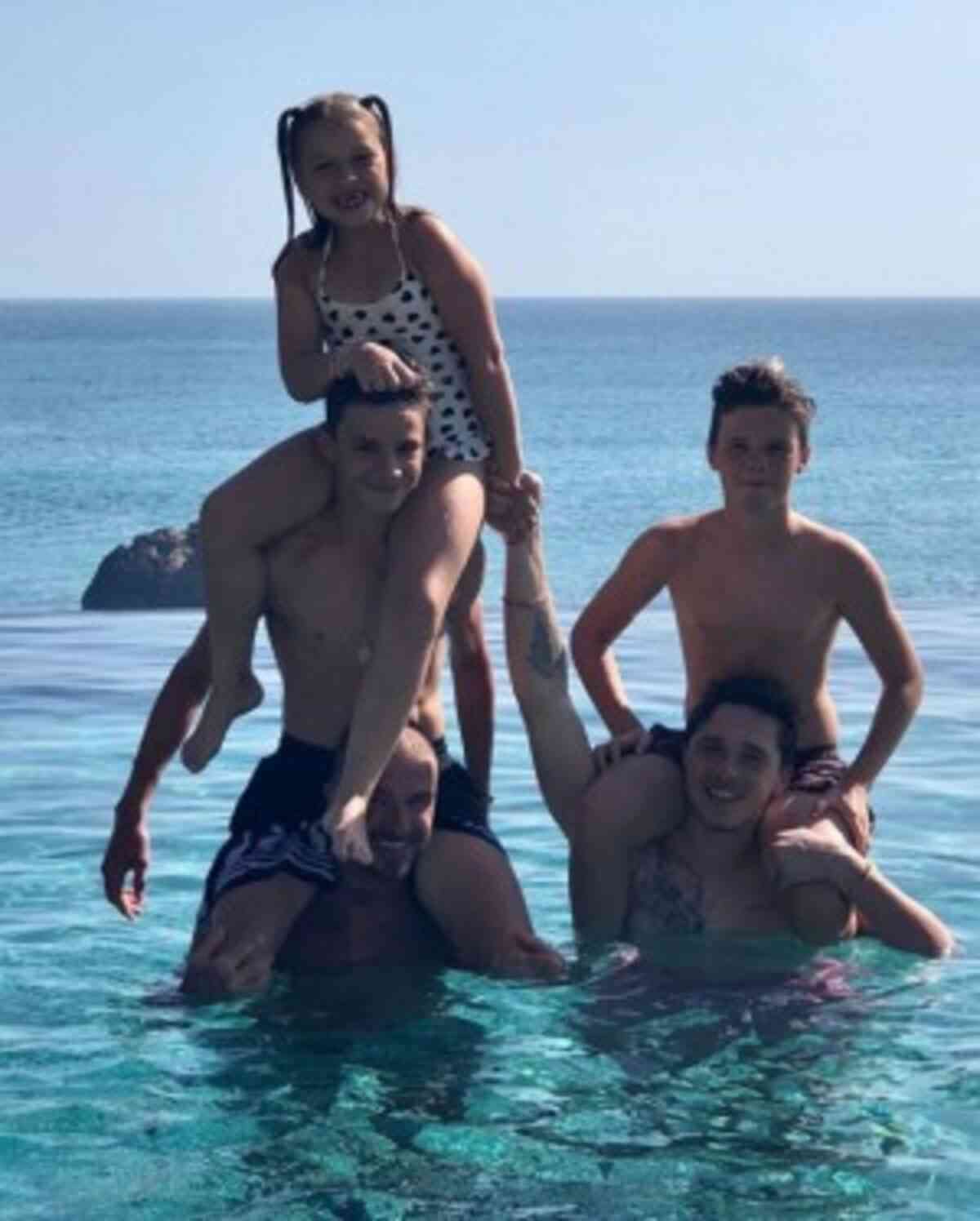 ベッカム夫妻の末っ子ハーパーちゃんが11歳に 家族が貴重なプライベート写真を公開