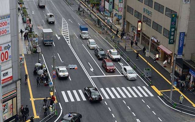 突然…道路の“陥没”相次ぐ 専門家は「猛暑」の影響を指摘
