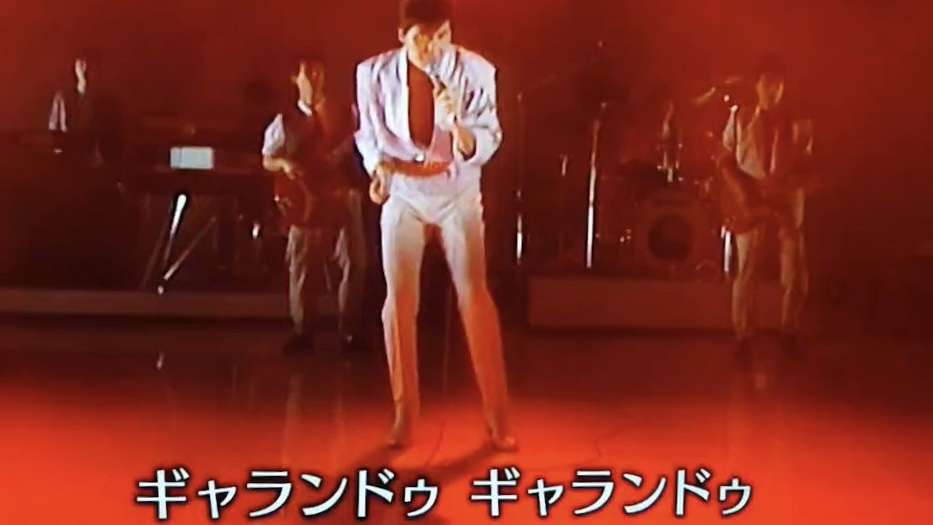 膝上10cm！ ストレートの男性のパンツがどんどん短くなっている理由とは
