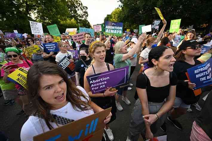 「魅力的でない女性が中絶の心配をしている」米議員のスピーチに批判集まる