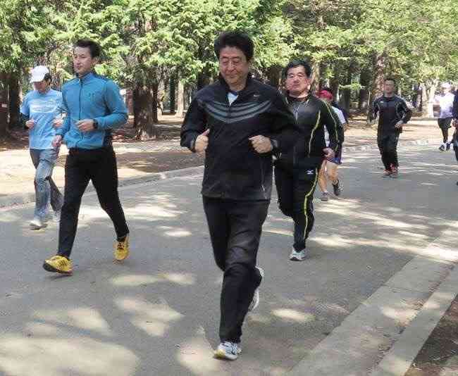 菅義偉前首相　安倍元首相は「寂しがり屋でもありました」、銃撃の一報受け「そばにいてやりたい」と奈良へ