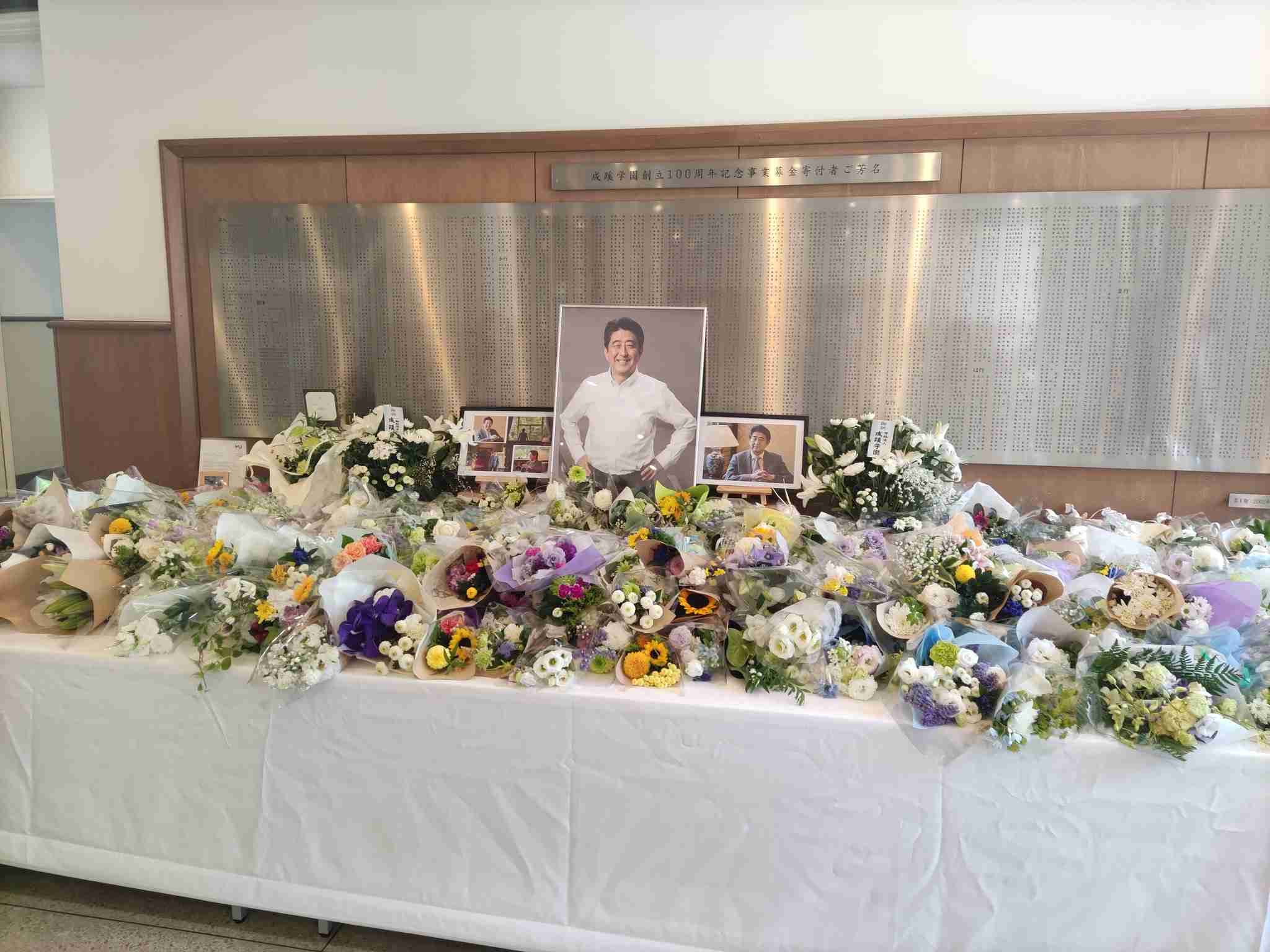 菅義偉前首相　安倍元首相は「寂しがり屋でもありました」、銃撃の一報受け「そばにいてやりたい」と奈良へ