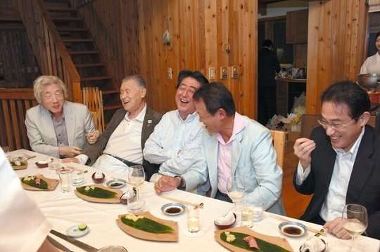 菅義偉前首相 安倍元首相は「寂しがり屋でもありました」、銃撃の一報受け「そばにいてやりたい」と奈良へ