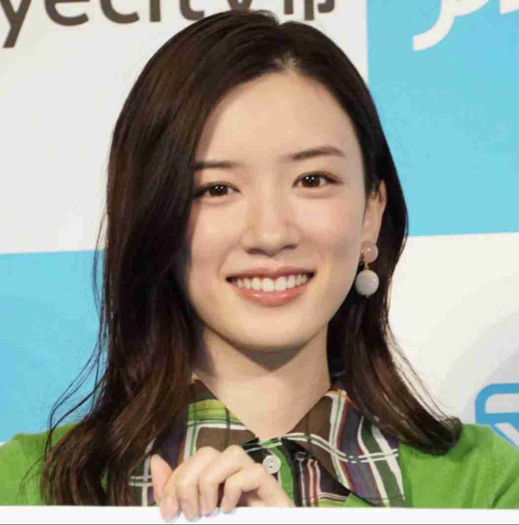 色白だと思う芸能人は？