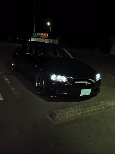 「令和のデート車」セダンが人気!?「クラウン vs スカイライン」女性ウケが良いのはどっち?