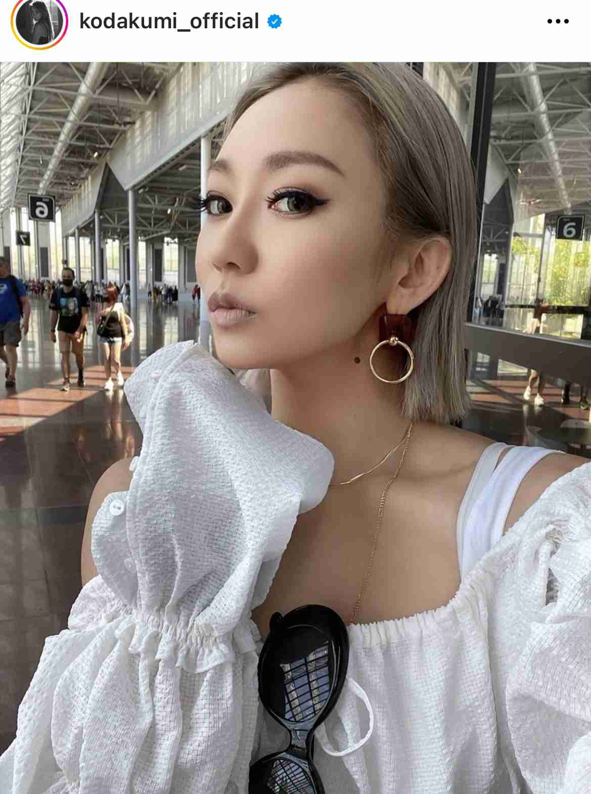 倖田來未、パリで肌見せ私服姿＆腰のタトゥー披露「スタイル良すぎてやばい！」「絵になる」の声