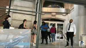 バルコニーからはしご車で男性救助 金沢・片町のビル