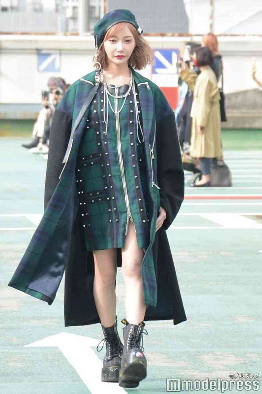 明日花キララ「日本第1号」の高級ダイヤモンドジュエリー公開「パパ活ではありません」