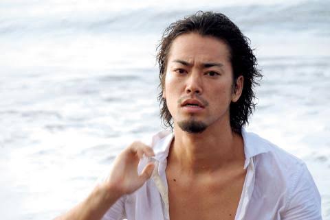 男性芸能人の髭、似合ってたら+ボタンを押すトピPart7
